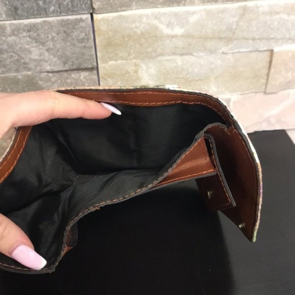 💥 Patricia Nash Cori Wallet with RFID Protection - Picture 5 of 9